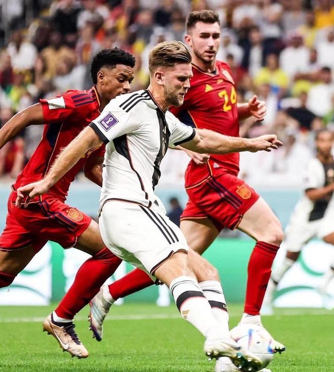 石雪清谈邵佳一出任国足主帅：带队成绩估摸不会有佳也不会有一（石雪清评邵佳一挂帅国足：战绩大概率中规中矩，难有惊喜也不至太差）