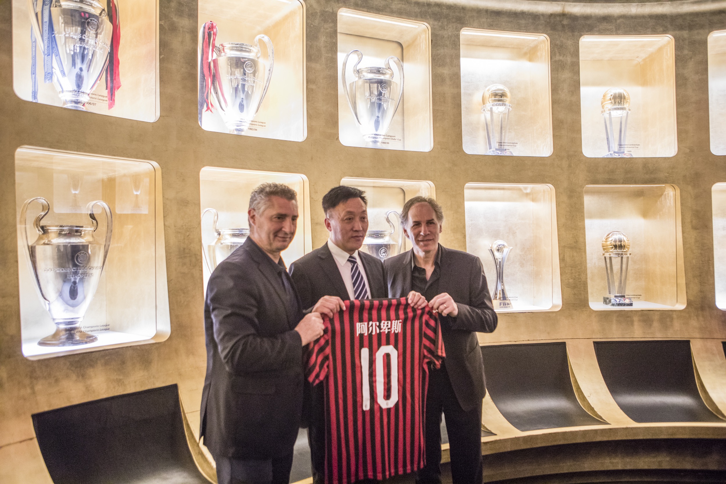 曼城欧冠生死战！瓜帅祭出恐怖攻击群，哈兰德领衔豪华阵容剑指伯纳乌