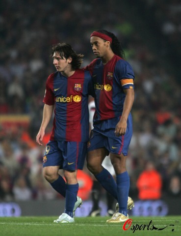 舍甫琴科：我热爱圣西罗，收购它对米兰和意大利足球都很重要（舍甫琴科：我钟情圣西罗，买下它对米兰与意大利足球至关重要）