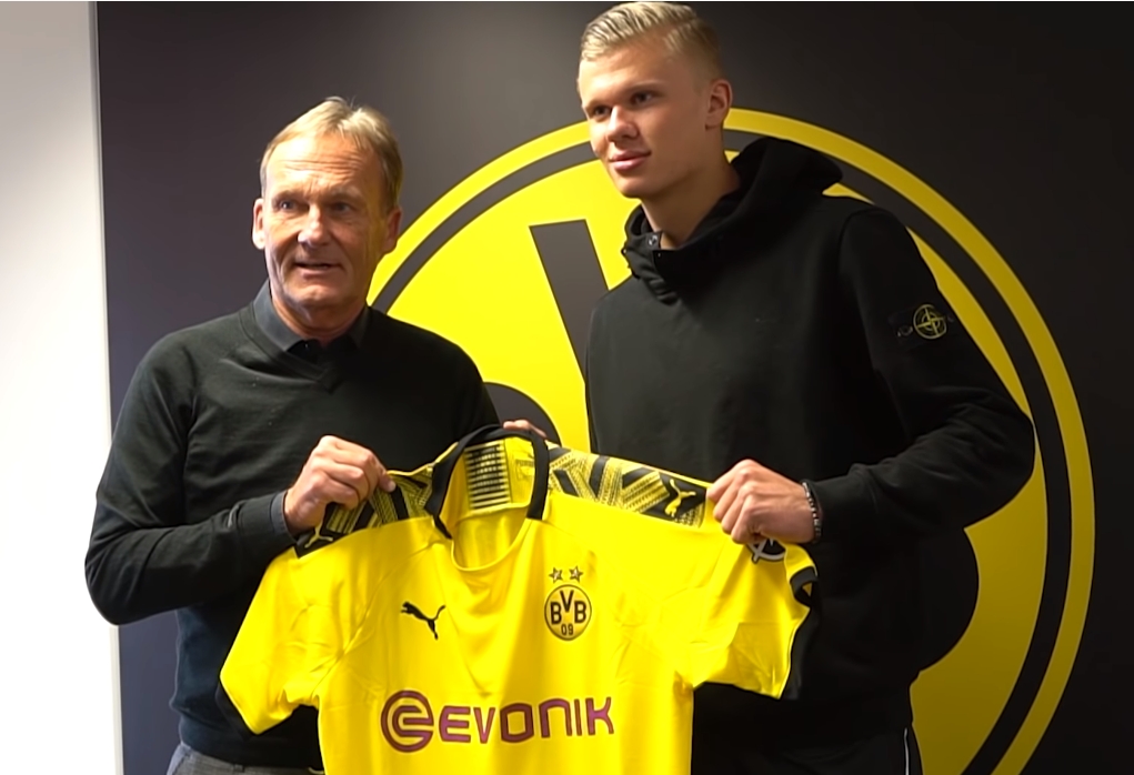 巴塞罗那理发师：欧洲杯期间，费尔明专门打电话让我给他理发