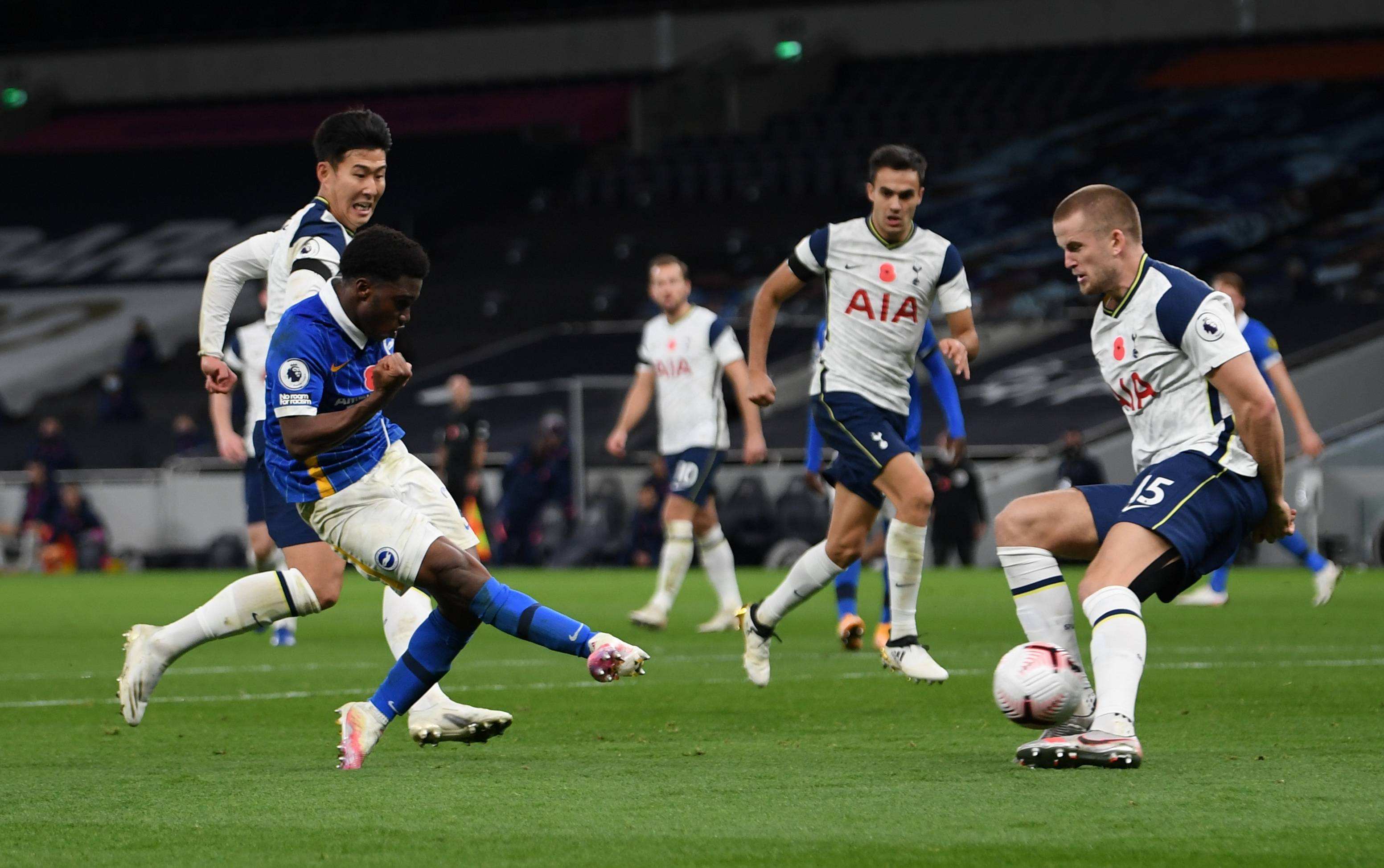 邮报：鲁尼评选本赛季英超三大最佳却忽略哈兰德，遭球迷嘲讽（邮报：鲁尼评今季英超三佳漏掉哈兰德，惹球迷群嘲）