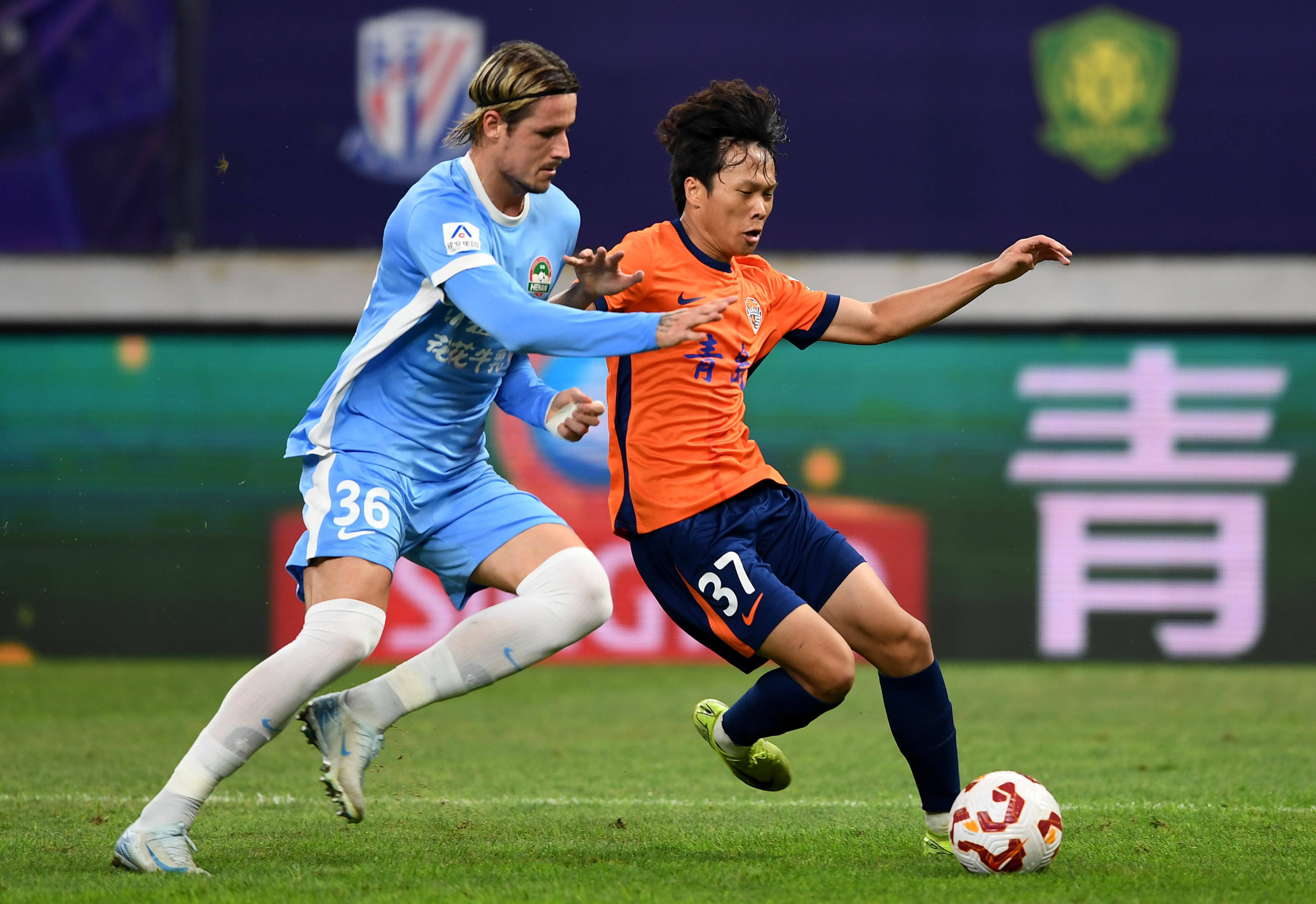 官方：因言语攻击那不勒斯助教，阿莱格里被罚款1万欧元（官方宣布：阿莱格里因言语冒犯那不勒斯助教被罚1万欧元）