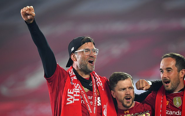 欧文突破防守助攻制胜