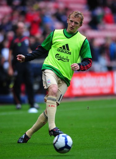 国安备战足协杯决赛，法比奥入选，韩佳奇随队助战，球队士气高昂。（国安剑指足协杯决赛：法比奥入列，韩佳奇随队压阵，士气如虹）