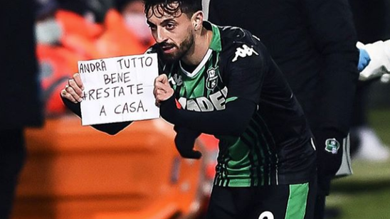 20岁新星独自撑起AC米兰左路走廊：力压S2，英超球会争相抢购他