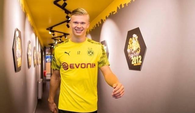 半场战报：都灵1-1科莫，弗拉希奇点射，阿达伊建功