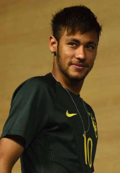 杜兰特远投三分命中，全场欢呼