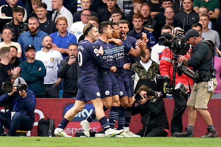 足球英超裁判再陷争议，赛后官方急发声明