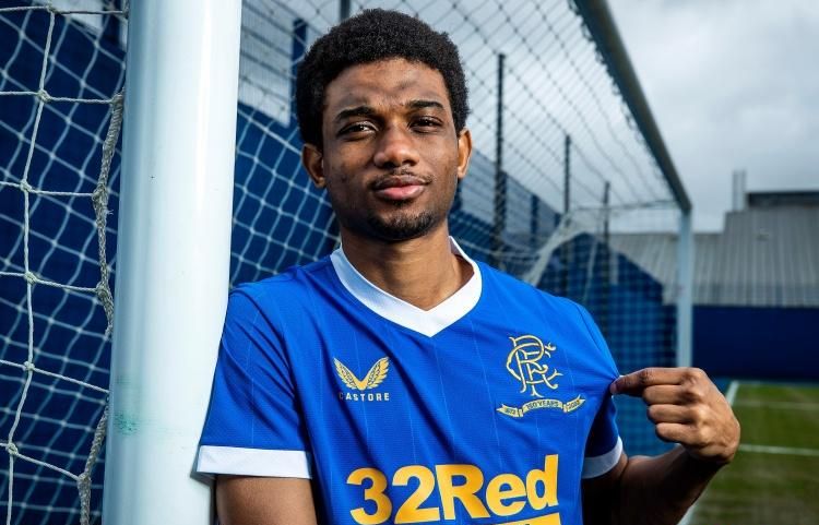 英甲：哈德斯菲尔德状态回暖，维尔港近期表现不理想（英甲：哈德斯菲尔德回勇，维尔港近况低迷）