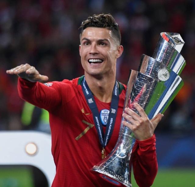 5场9球，姆巴佩创造个人欧冠单赛季进球数纪录（仅用5场攻入9球，姆巴佩刷新个人欧冠单季进球纪录）