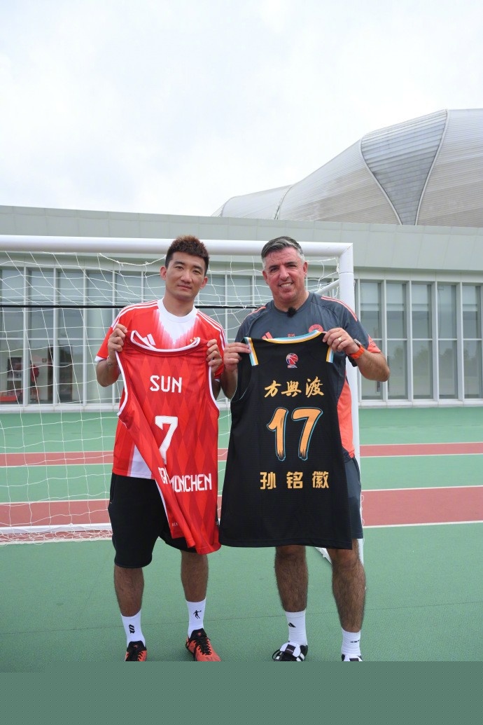 橙衣军团来袭！荷兰第12次跻身世界杯正赛，此前3次获得亚军