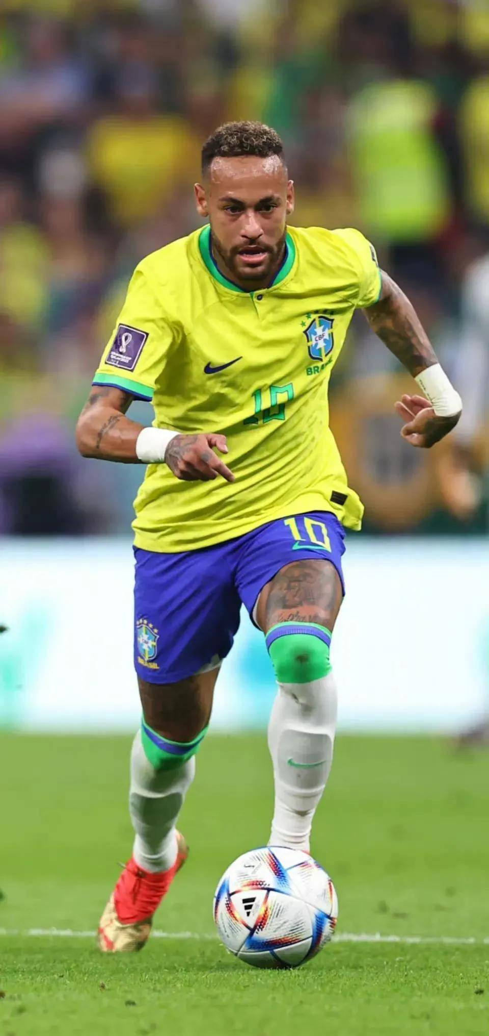 巴媒：菲利佩·路易斯的续约无进展，弗拉门戈开始考虑B计划（巴媒称菲利佩-路易斯续约停滞，弗拉门戈启动备选方案）