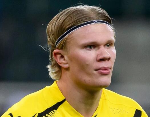 足坛年终大战淘汰赛实时赛况：圆神、魔笛谁能晋级下一轮？（年末足坛淘汰赛现场直击：圆神与魔笛谁将挺进下一轮？）